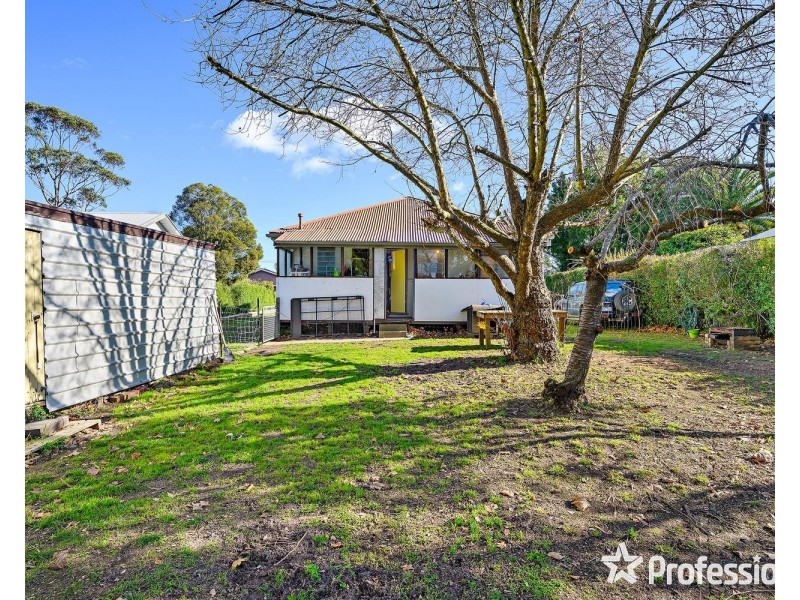 27 Channel Road, Mount Evelyn VIC 3796