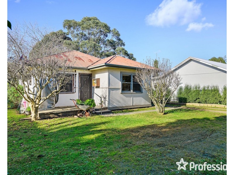 27 Channel Road, Mount Evelyn VIC 3796