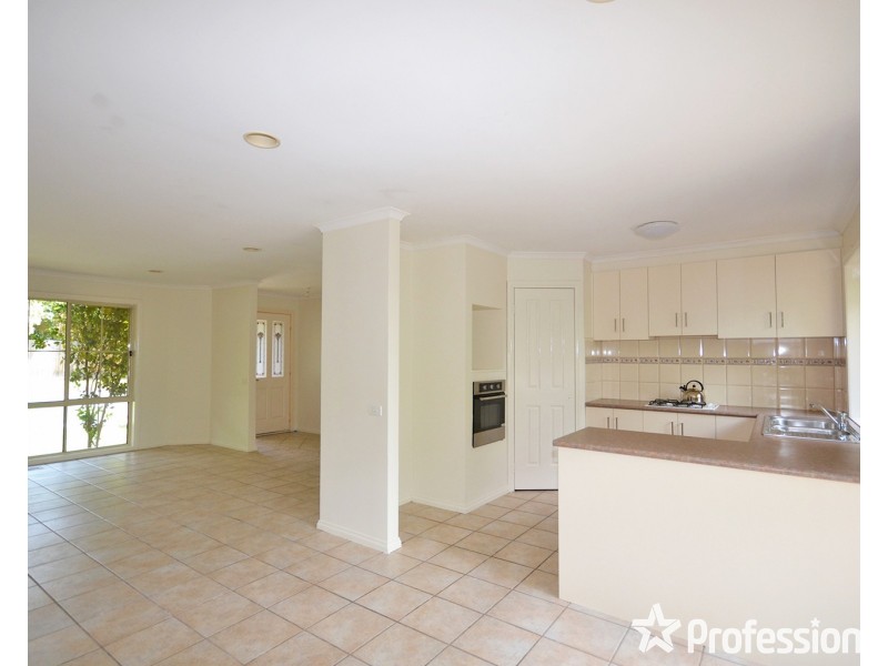 61 Pascoe Avenue, Kilsyth VIC 3137