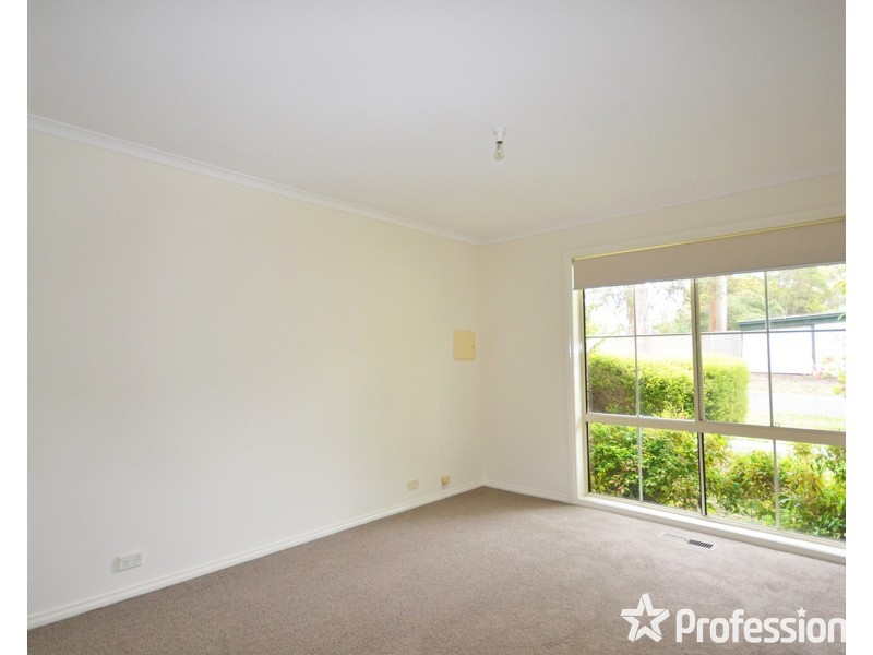 61 Pascoe Avenue, Kilsyth VIC 3137