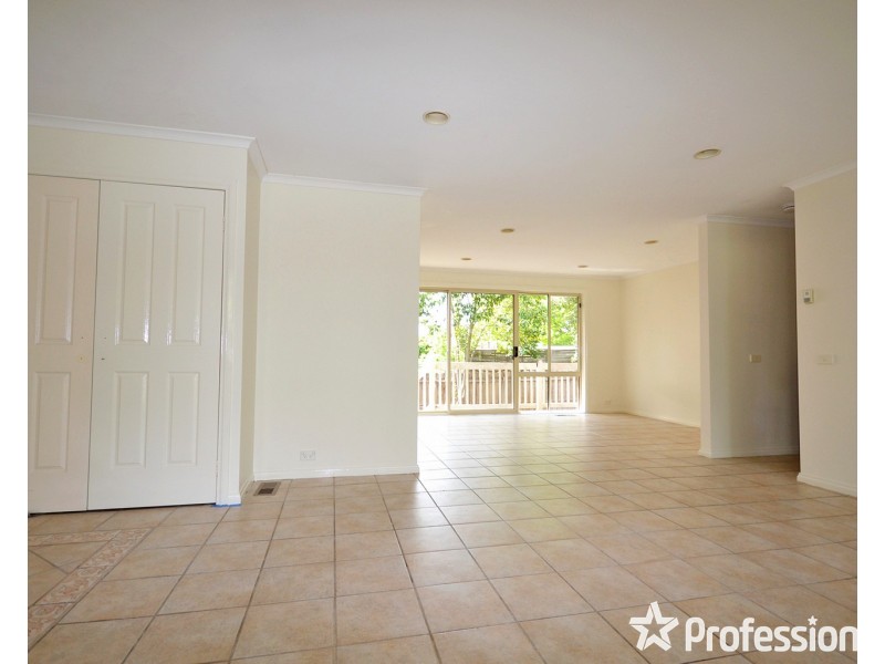 61 Pascoe Avenue, Kilsyth VIC 3137