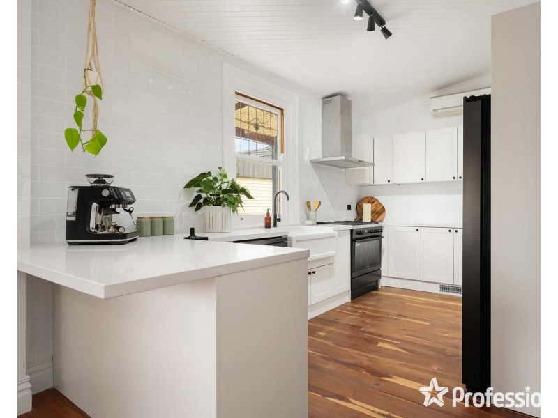 12 Bailey Road, Mount Evelyn VIC 3796