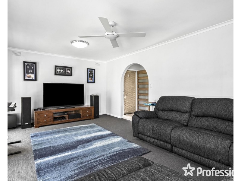 10 McDermott Avenue, Mooroolbark VIC 3138