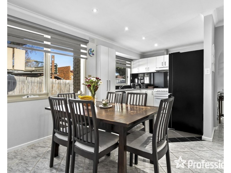 10 McDermott Avenue, Mooroolbark VIC 3138