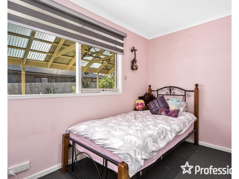 10 McDermott Avenue, Mooroolbark VIC 3138