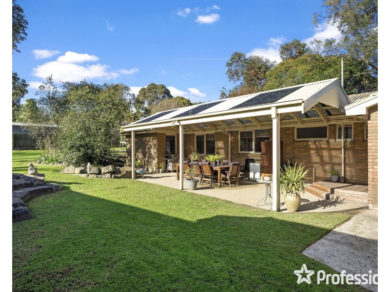10 McDermott Avenue, Mooroolbark VIC 3138