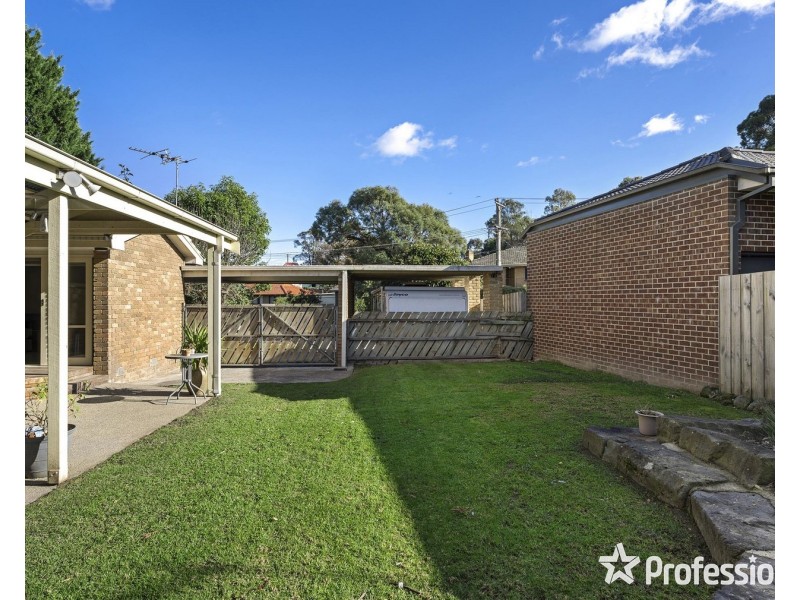 10 McDermott Avenue, Mooroolbark VIC 3138