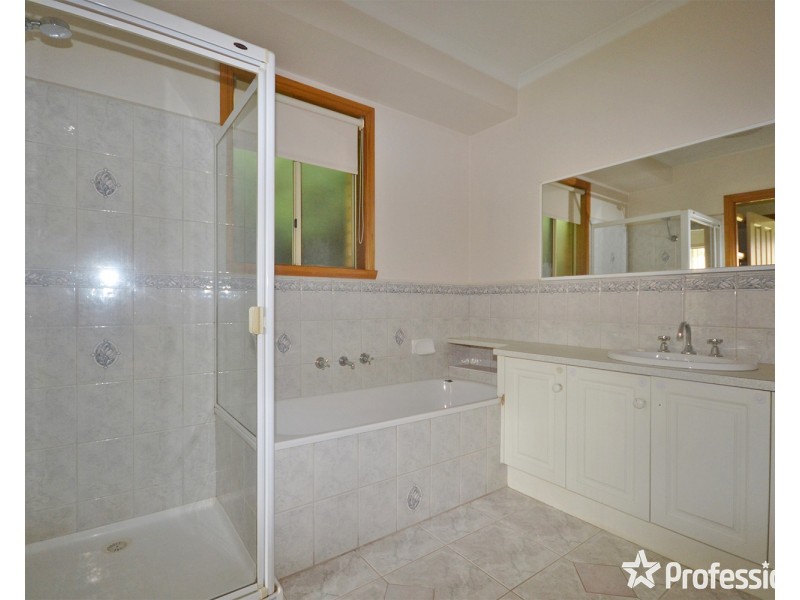 64 Eileen Grove, Woori Yallock VIC 3139