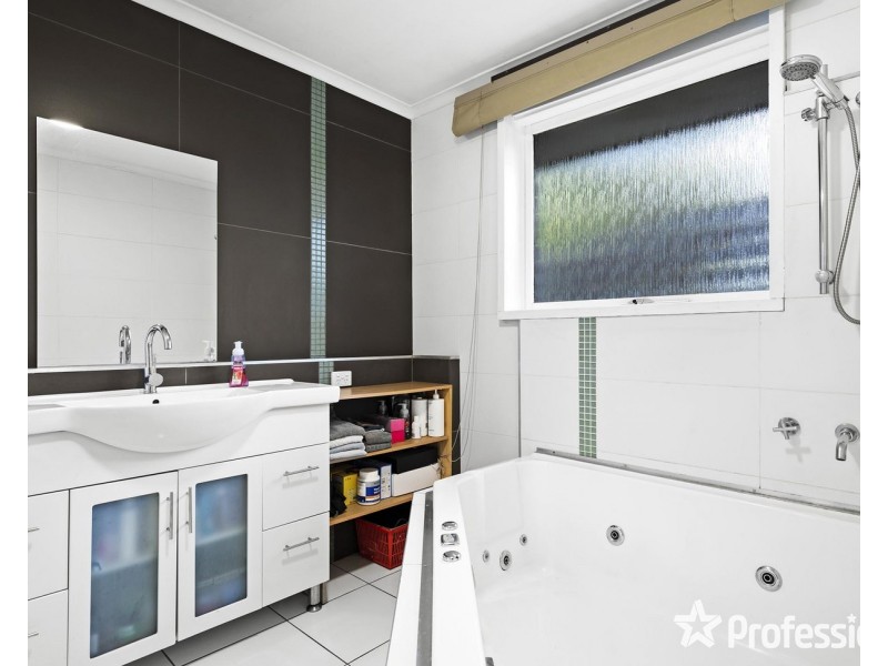 1 Allsops Road, Launching Place VIC 3139