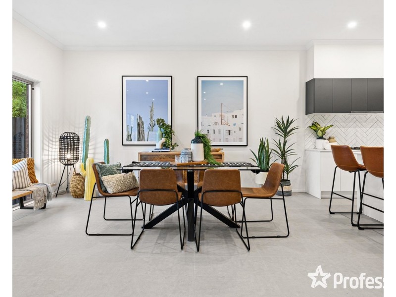 2/28 Hawthory Road, Kilsyth VIC 3137