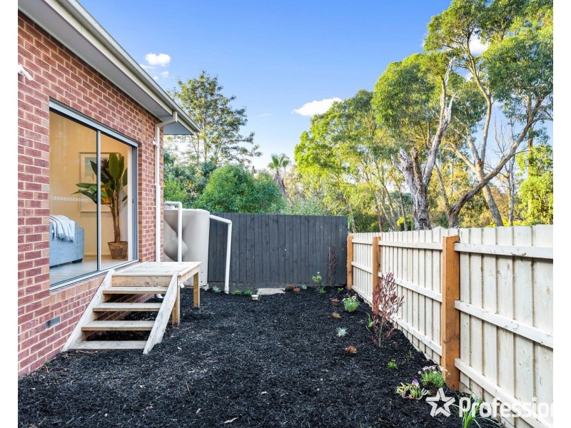2/28 Hawthory Road, Kilsyth VIC 3137