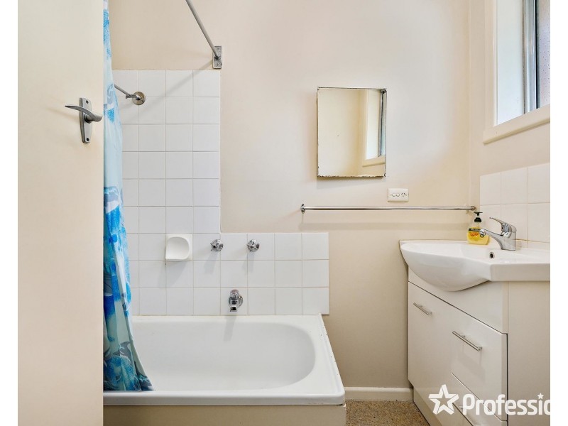 1/141 Lincoln Road, Croydon VIC 3136