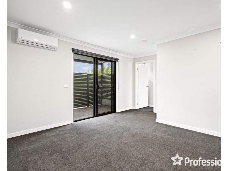 4 Brennan Close, Mooroolbark VIC 3138