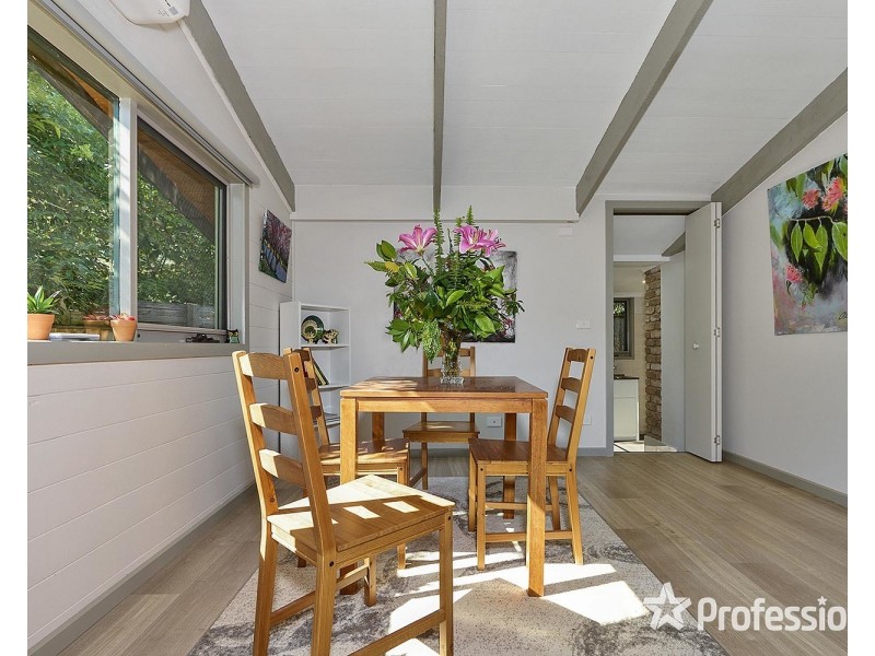 8B Boxtree Road, Montrose VIC 3765