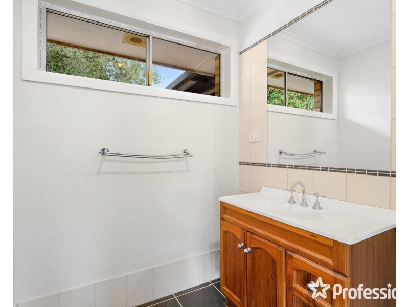 130 Carronvale Road, Mooroolbark VIC 3138