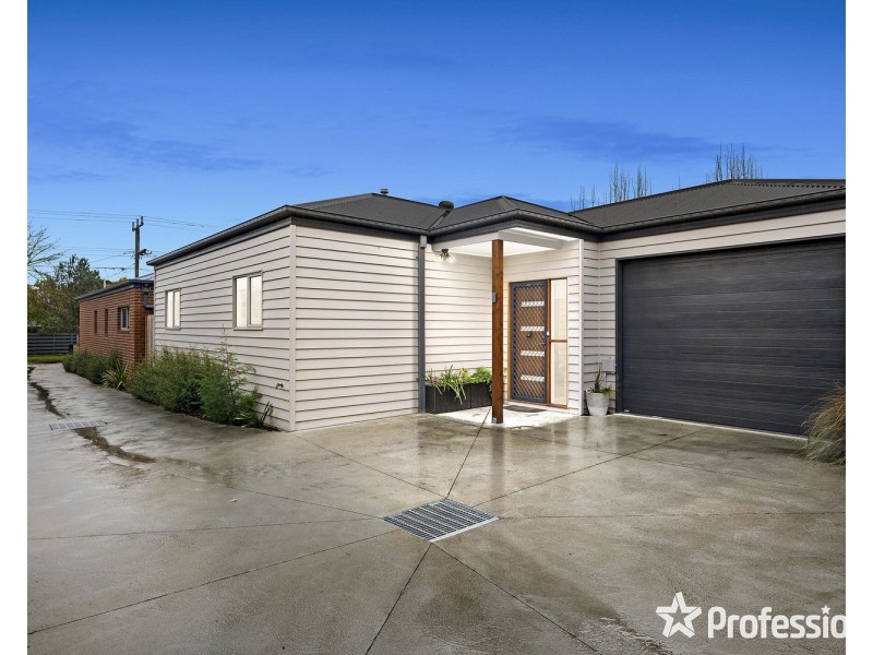 20a Blackburn Road, Mooroolbark VIC 3138