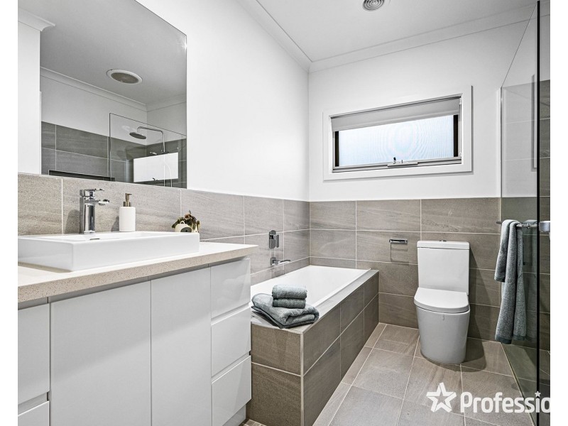 20a Blackburn Road, Mooroolbark VIC 3138