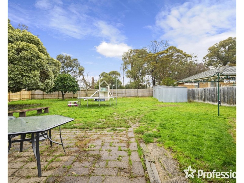 18 Mirang Avenue, Croydon VIC 3136