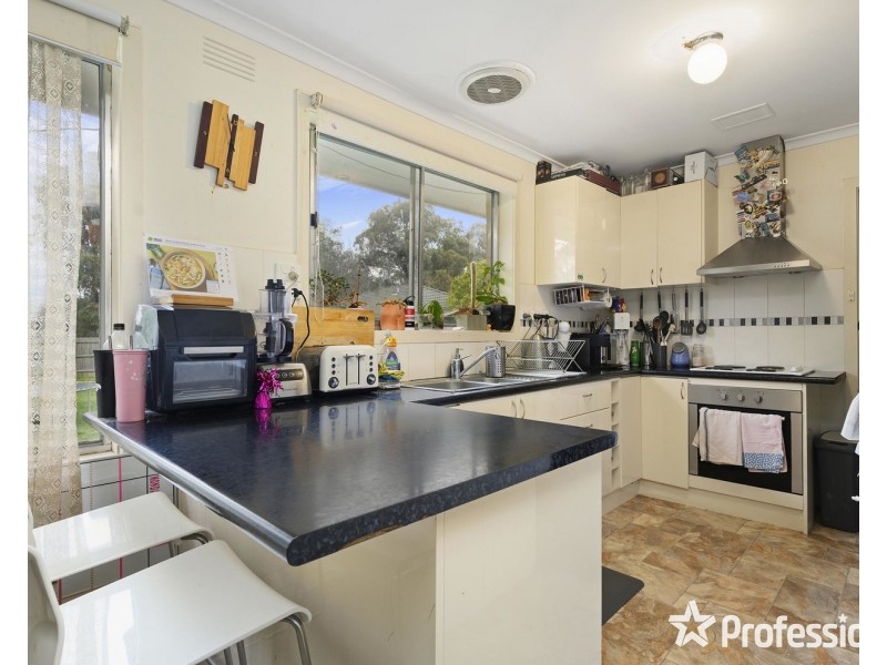 18 Mirang Avenue, Croydon VIC 3136