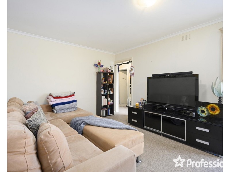 18 Mirang Avenue, Croydon VIC 3136
