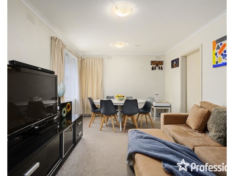 18 Mirang Avenue, Croydon VIC 3136