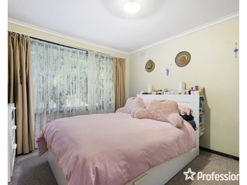18 Mirang Avenue, Croydon VIC 3136