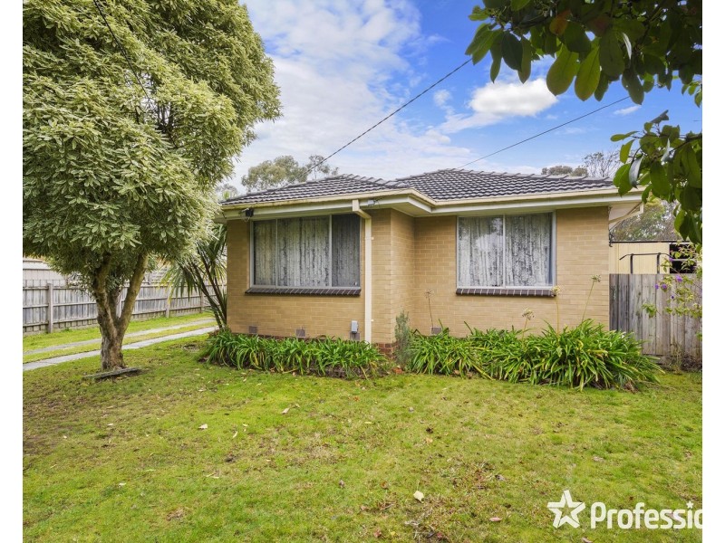 18 Mirang Avenue, Croydon VIC 3136
