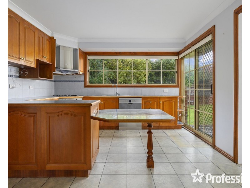 22 Sweetland Road, Mooroolbark VIC 3138