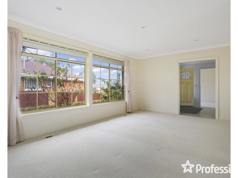 22 Sweetland Road, Mooroolbark VIC 3138