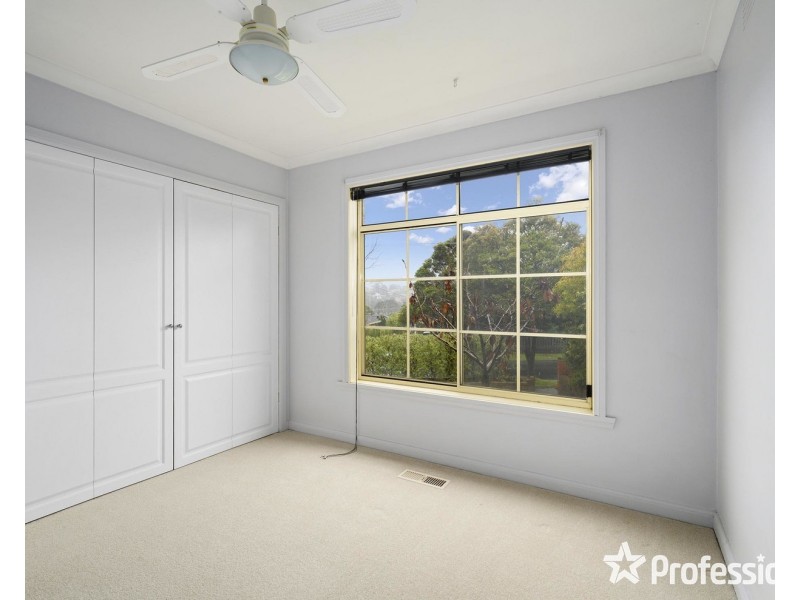 22 Sweetland Road, Mooroolbark VIC 3138