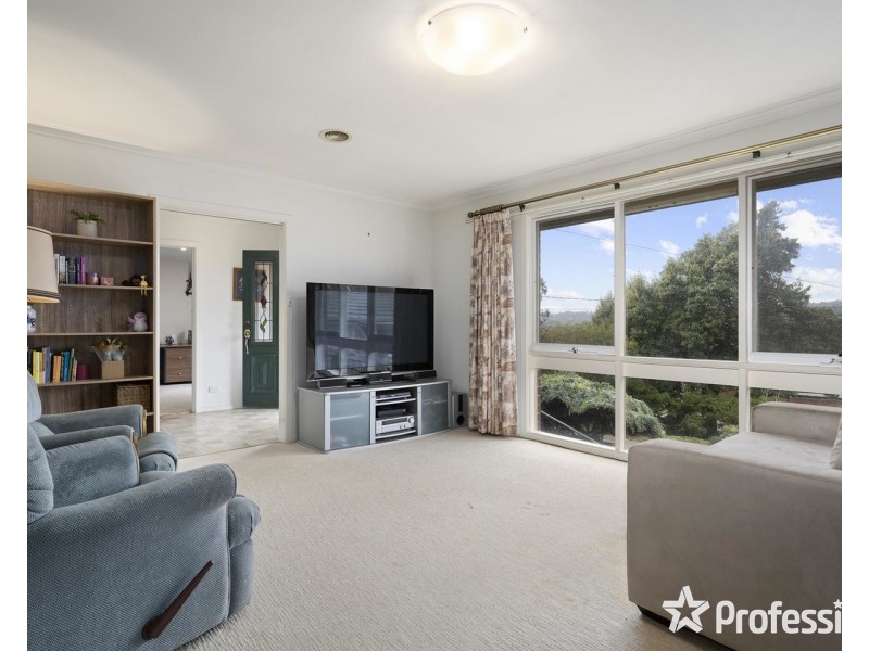 19 Carronvale Road, Mooroolbark VIC 3138