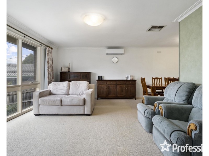 19 Carronvale Road, Mooroolbark VIC 3138