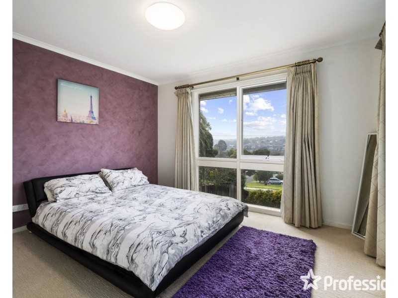 19 Carronvale Road, Mooroolbark VIC 3138