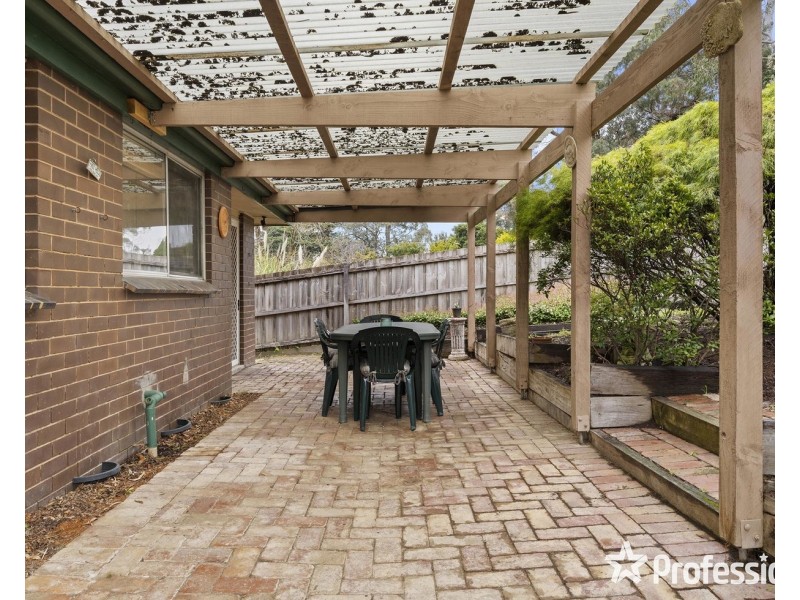 19 Carronvale Road, Mooroolbark VIC 3138