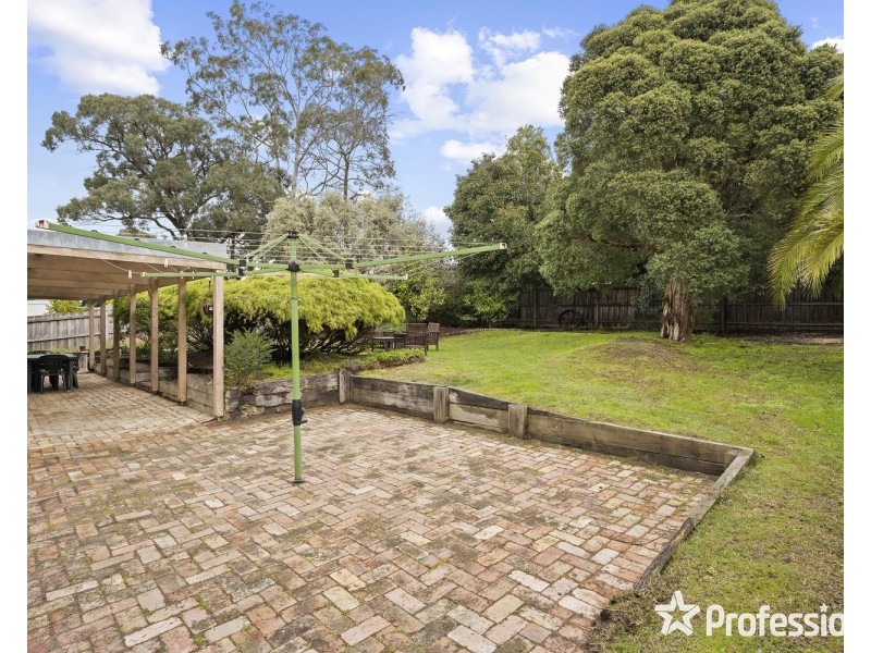 19 Carronvale Road, Mooroolbark VIC 3138