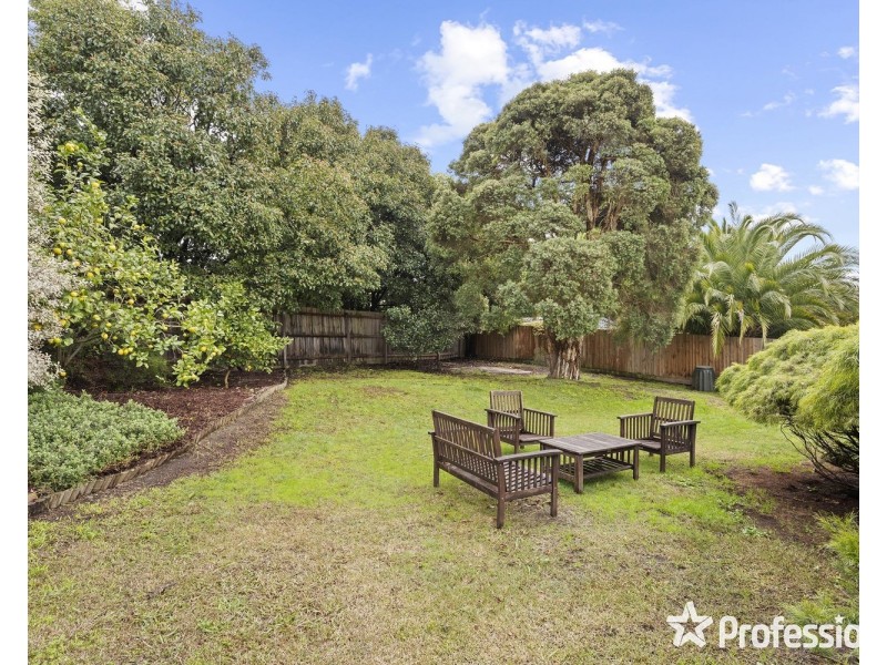 19 Carronvale Road, Mooroolbark VIC 3138
