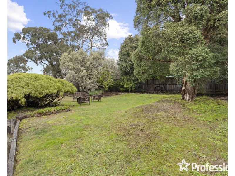19 Carronvale Road, Mooroolbark VIC 3138