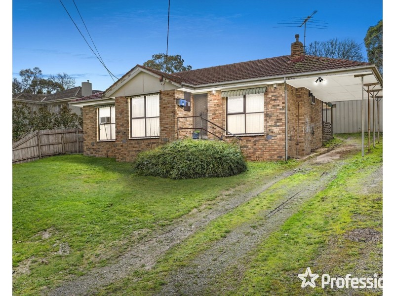 27 Masefield Avenue, Mooroolbark VIC 3138