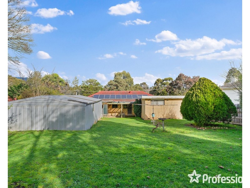 27 Masefield Avenue, Mooroolbark VIC 3138