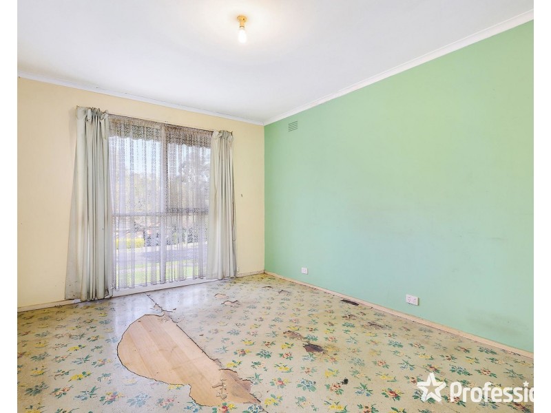27 Masefield Avenue, Mooroolbark VIC 3138