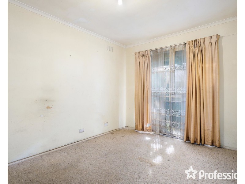 27 Masefield Avenue, Mooroolbark VIC 3138