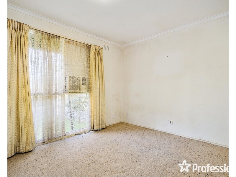 27 Masefield Avenue, Mooroolbark VIC 3138