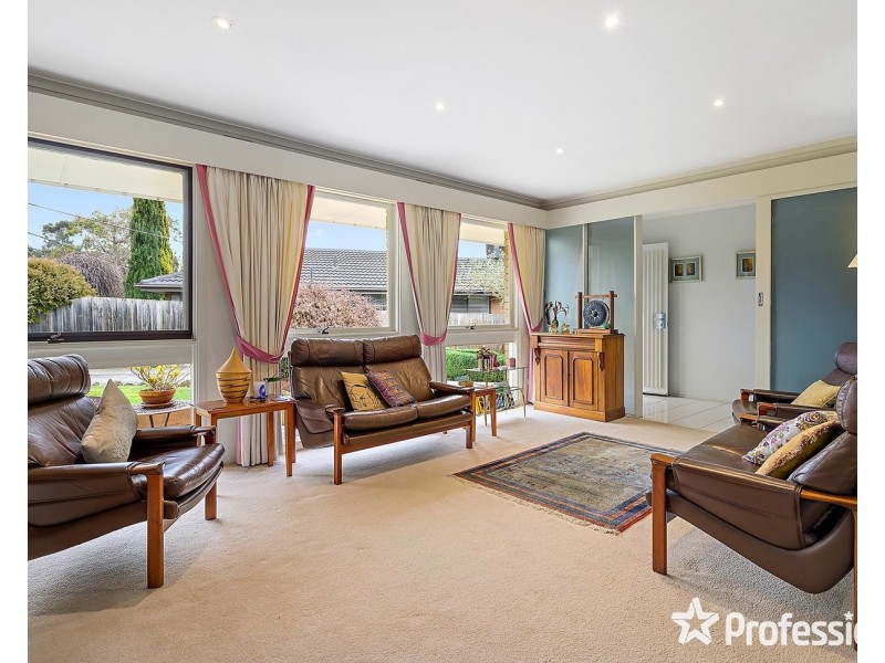 13 Mountfield Road, Kilsyth VIC 3137