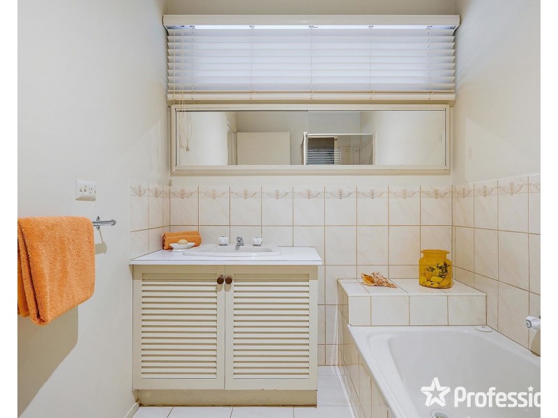 13 Mountfield Road, Kilsyth VIC 3137