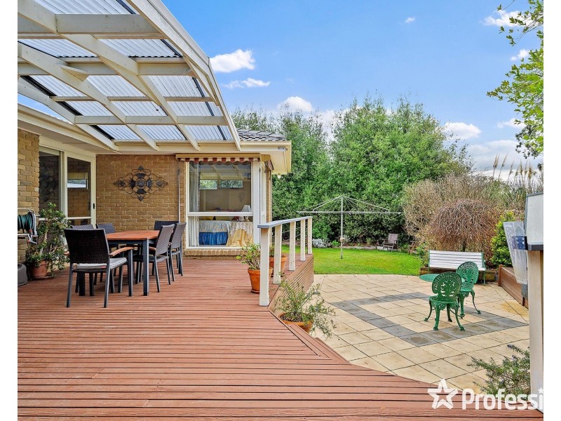 13 Mountfield Road, Kilsyth VIC 3137