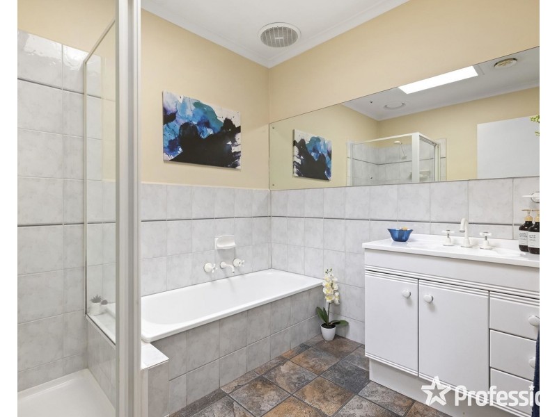 108 Lomond Avenue, Kilsyth VIC 3137