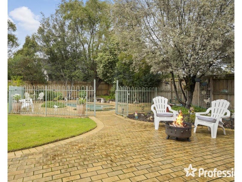 108 Lomond Avenue, Kilsyth VIC 3137