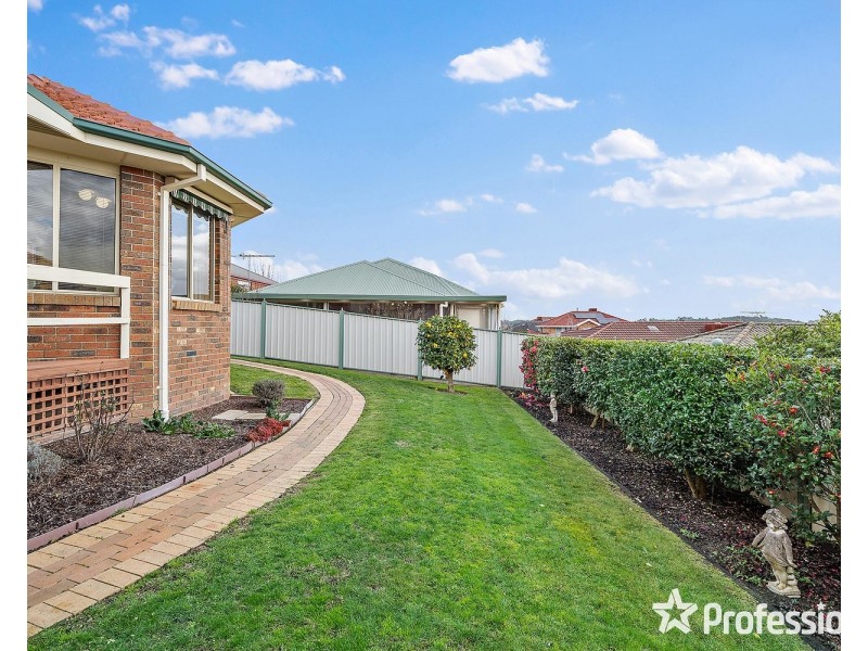 21 Parkview Terrace, Chirnside Park VIC 3116