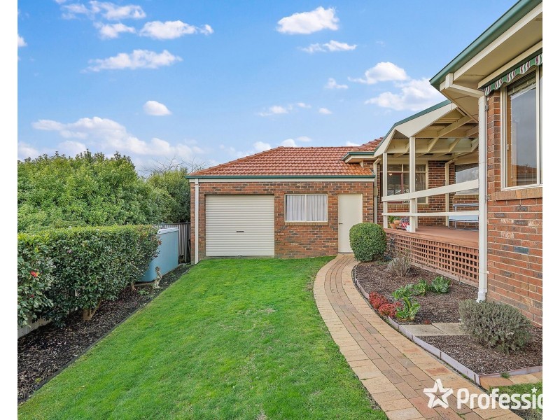 21 Parkview Terrace, Chirnside Park VIC 3116