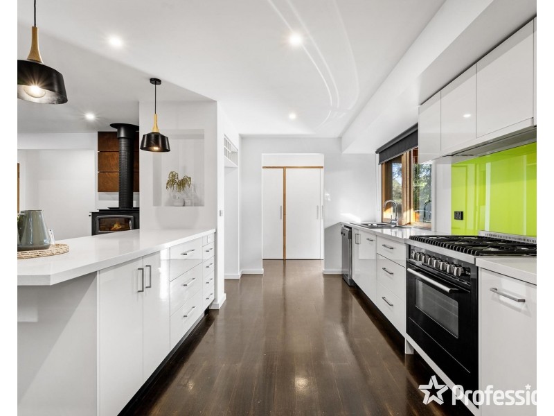 10 Watkins Crescent, Mount Evelyn VIC 3796